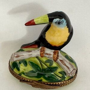 Limoges Black and Yellow Bird trinket box